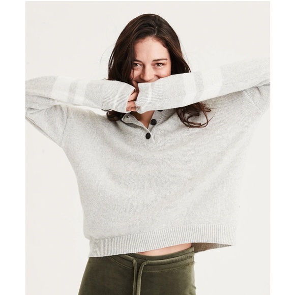 AE // Slouchy Henley Hoodie - Picture 2 of 6